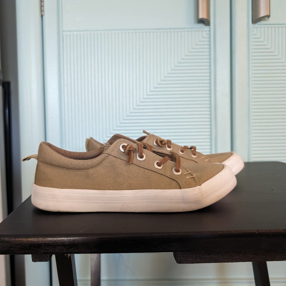 Tommy Bahama Boat Shoe Inspired Casual Slip-On Sneaker Sz7